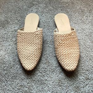 8.5 universal thread woven slides
